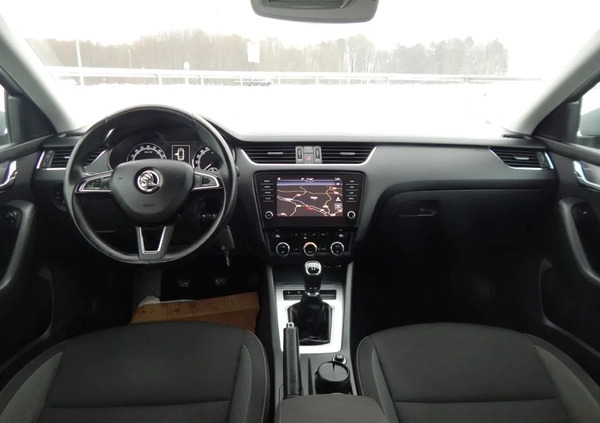 Skoda Octavia cena 45900 przebieg: 153000, rok produkcji 2017 z Ślesin małe 191